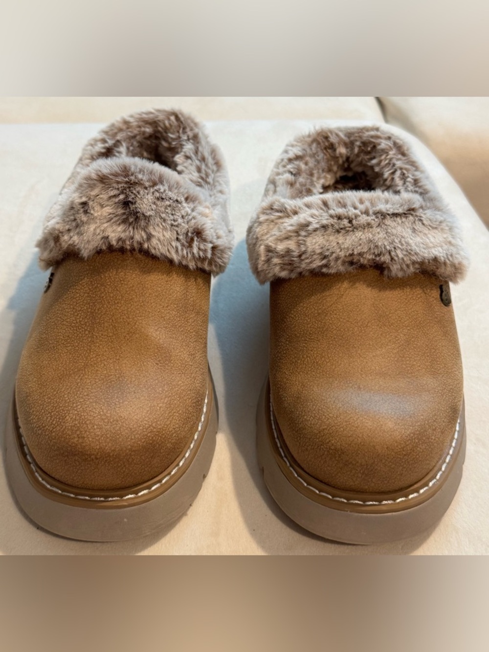 Women’s Skechers BOBS Heart Accent Faux Fur Trim in Brown 8 1/2